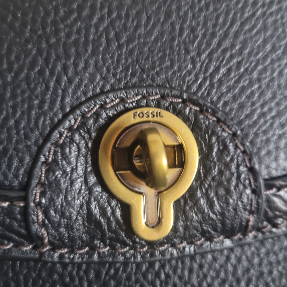 Fossil Black Leather Crossbody Bag with Gold Hardware - Picture 6 of 12